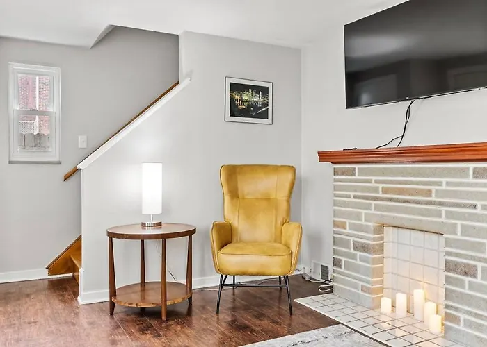 Open Floor Spacious Home, 15min From Downtown, Private Garage, Kids Friendly Holiday home