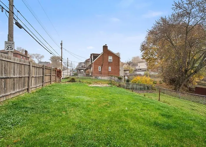 Open Floor Spacious Home, 15min From Downtown, Private Garage, Kids Friendly * Pittsburgh