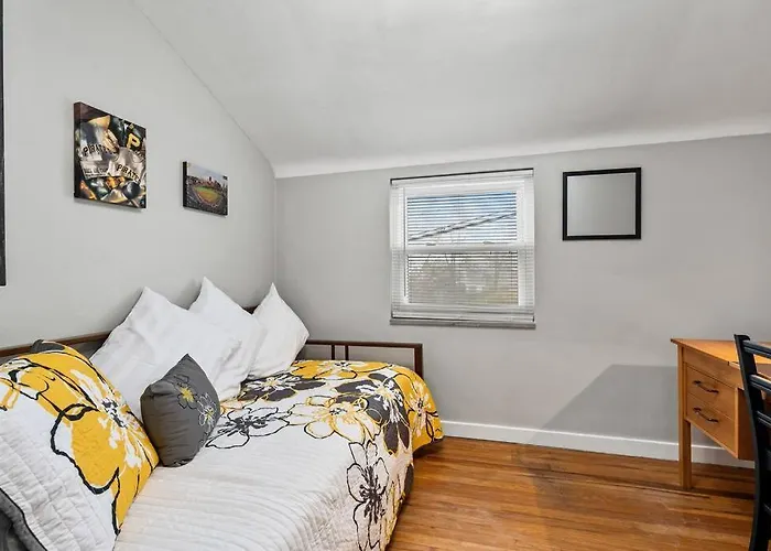 Holiday home Open Floor Spacious Home, 15min From Downtown, Private Garage, Kids Friendly Pittsburgh