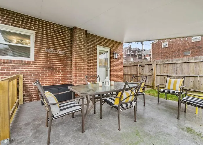 Holiday home Open Floor Spacious Home, 15min From Downtown, Private Garage, Kids Friendly Pittsburgh