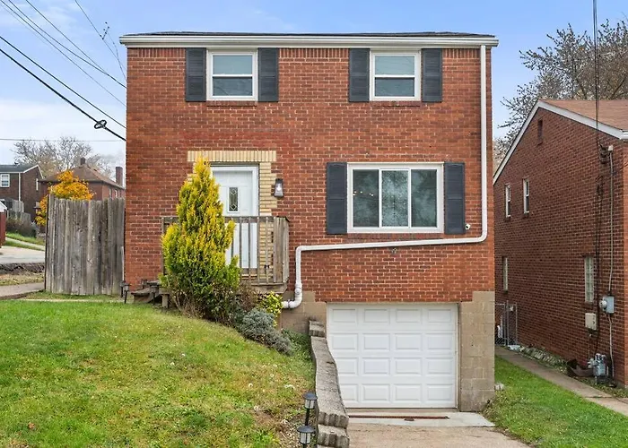 Open Floor Spacious Home, 15min From Downtown, Private Garage, Kids Friendly Holiday home Pittsburgh