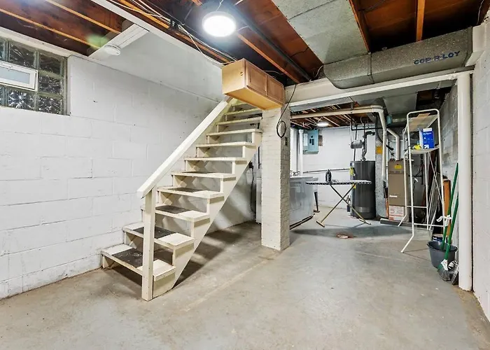 Open Floor Spacious Home, 15min From Downtown, Private Garage, Kids Friendly Holiday home Pittsburgh